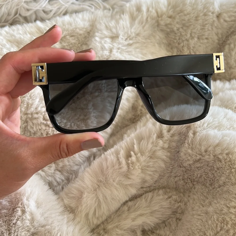 Givenchy bold square